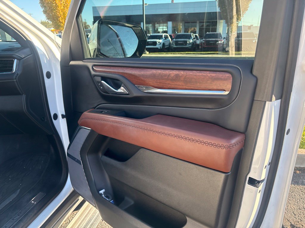 Used 2023 GMC Yukon Denali Ultimate AWD/4WD image 21