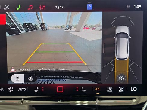 New 2026 Volkswagen Tiguan SE R-Line image 15