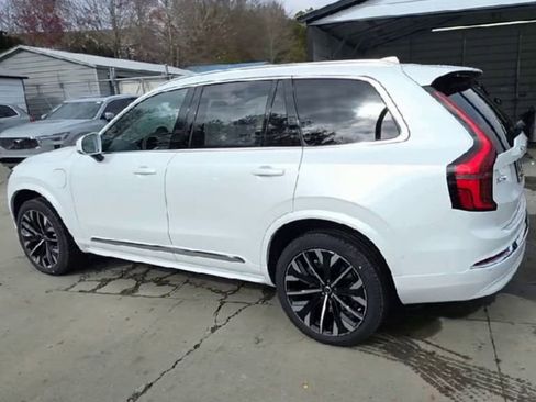 New 2026 Volvo XC90 T8 Ultra w/ Protection Package Premier image 2