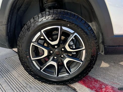 Used 2025 Jeep Compass Trailhawk image 10