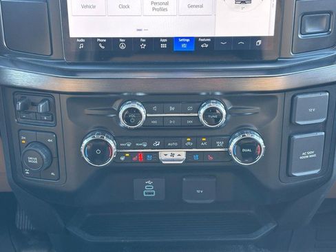 Used 2024 Ford F350 Lariat w/ Chrome Package image 14