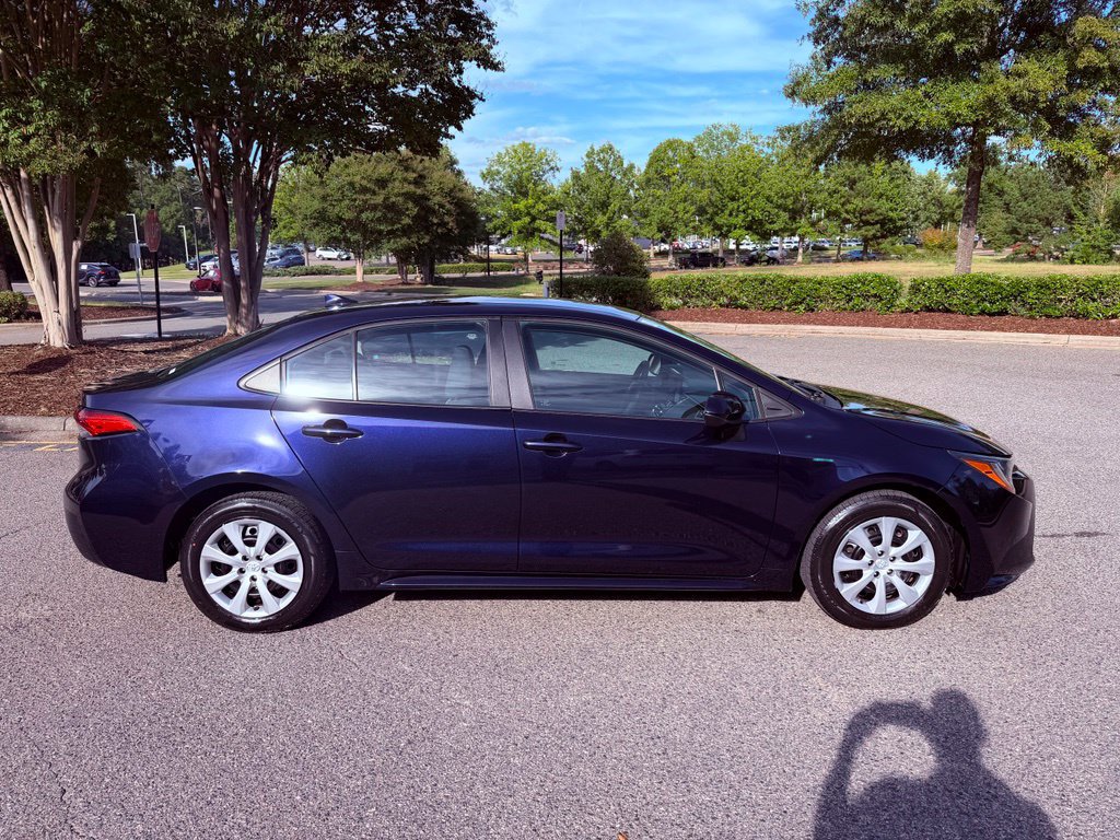 Used 2023 Toyota Corolla LE FWD image 12