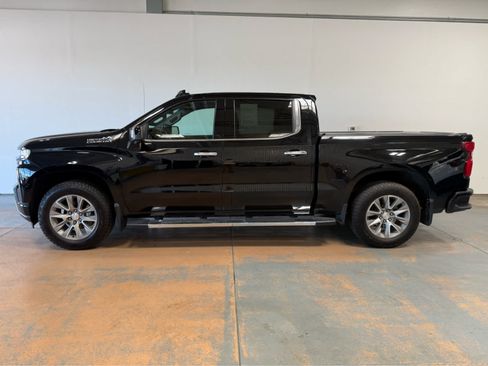 Used 2022 Chevrolet Silverado 1500 High Country w/ Z71 Off-Road Package AWD/4WD image 2
