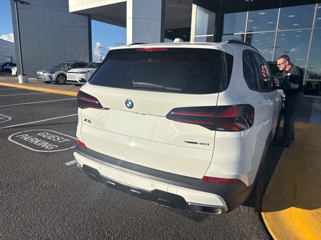 Used 2024 BMW X5 sDrive40i w/ Parking Assistance Package RWD image 8
