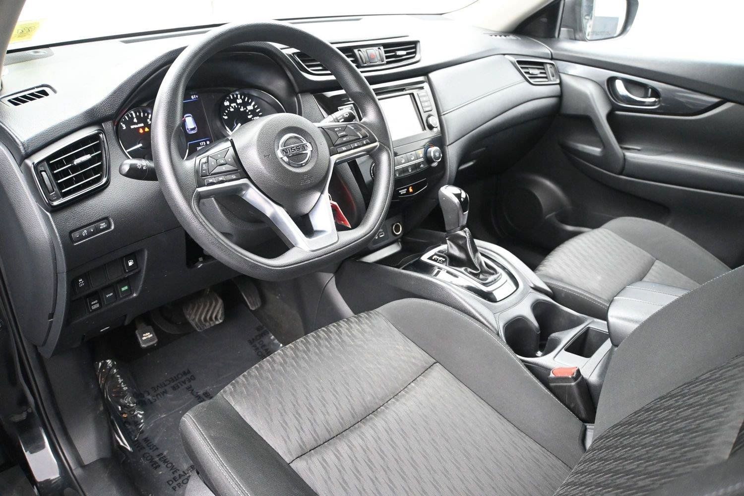 Used 2018 Nissan Rogue S AWD/4WD image 2