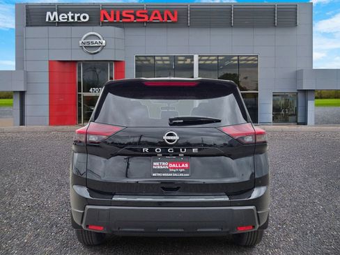 New 2026 Nissan Rogue SV FWD image 5