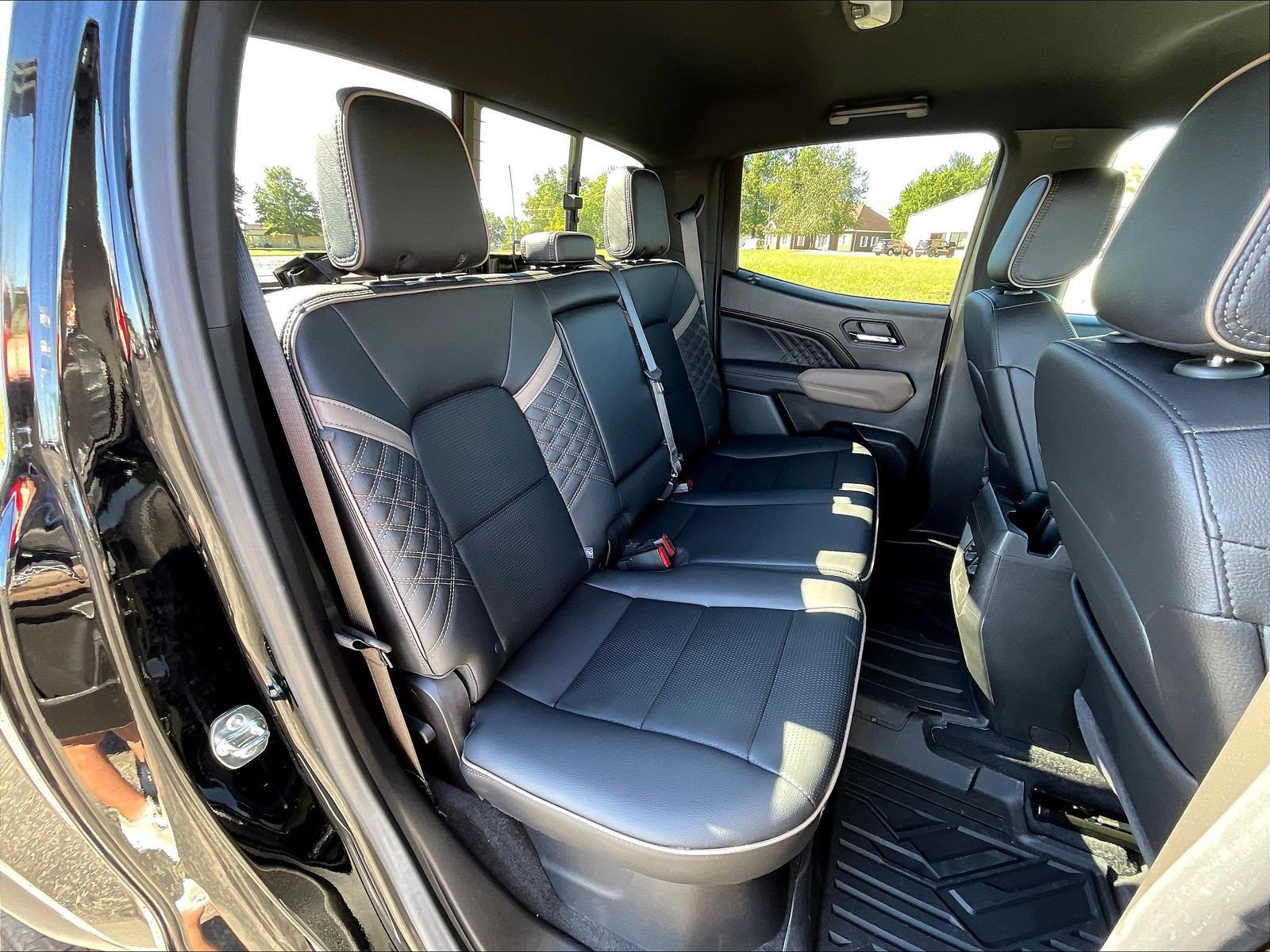 Used 2026 GMC Canyon Denali w/ LPO, Denali Black Edition AWD/4WD image 15