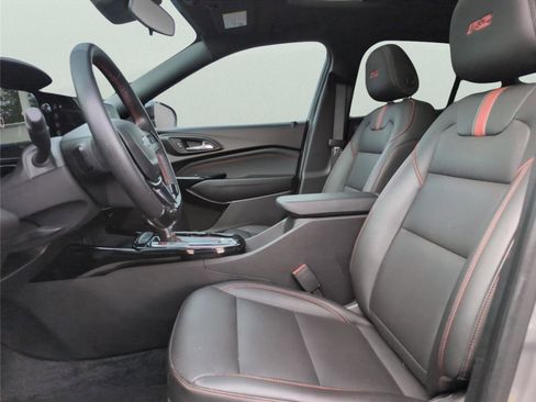 Used 2024 Chevrolet Trax RS w/ Sunroof Package image 18