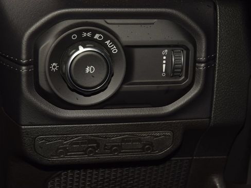 Used 2026 Jeep Wrangler Unlimited Rubicon w/ Safety Group AWD/4WD image 38