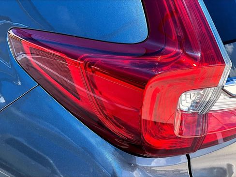 Used 2017 Honda CR-V LX image 29