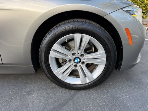 Used 2018 BMW 330i Sedan w/ Convenience Package RWD image 40
