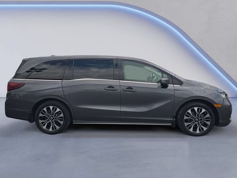 Used 2025 Honda Odyssey Elite image 7