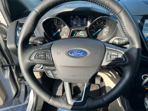Used 2019 Ford Escape Titanium image 16