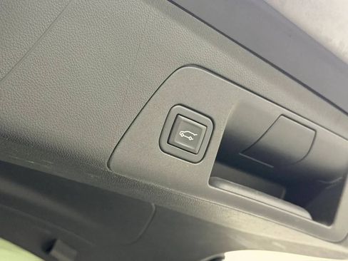 Used 2023 Buick Envision Essence FWD image 34