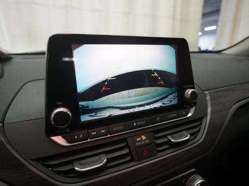 Used 2024 Nissan Altima 2.5 SV FWD image 19