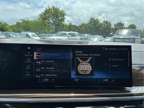 Used 2023 BMW X7 xDrive40i AWD/4WD image 34