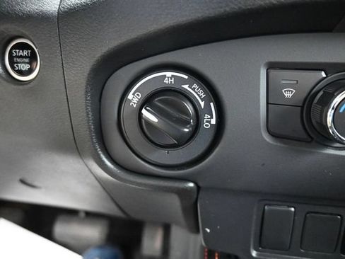 Used 2024 Nissan Frontier PRO-4X w/ Technology Package AWD/4WD image 35