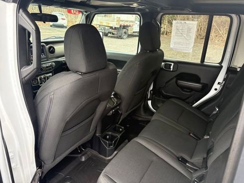 Used 2020 Jeep Gladiator Sport w/ Quick Order Package 24S image 4
