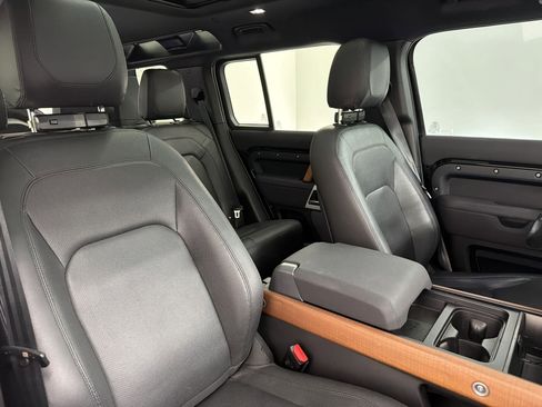 Used 2023 Land Rover Defender 110 S AWD/4WD image 30