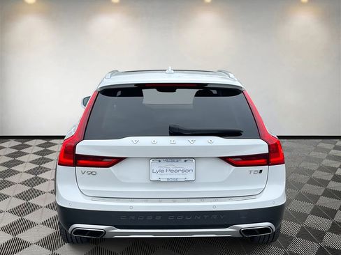 Used 2019 Volvo V90 T5 Cross Country w/ Advanced Package image 4