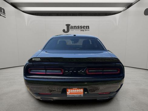 Used 2018 Dodge Challenger SXT RWD image 3