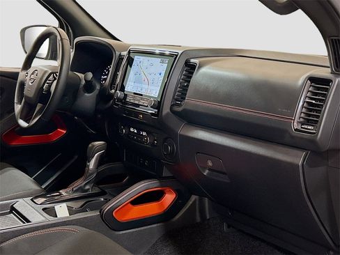 Used 2024 Nissan Frontier Pro-X image 25