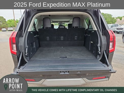 Used 2025 Ford Expedition Max Platinum AWD/4WD image 17