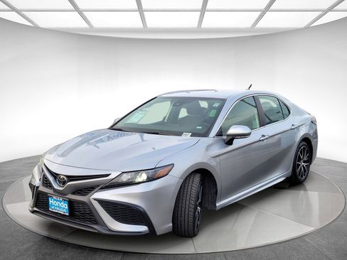 Used 2023 Toyota Camry SE image 7