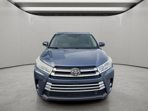 Used 2017 Toyota Highlander XLE image 8