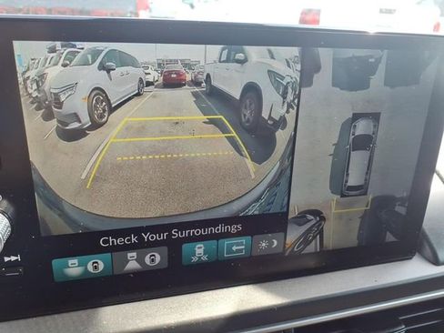 Used 2024 Honda Pilot Elite image 11