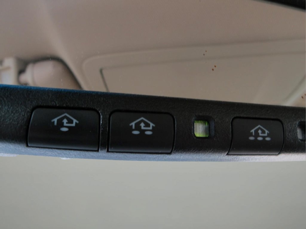 Used 2014 Toyota Avalon XLE Touring FWD image 18
