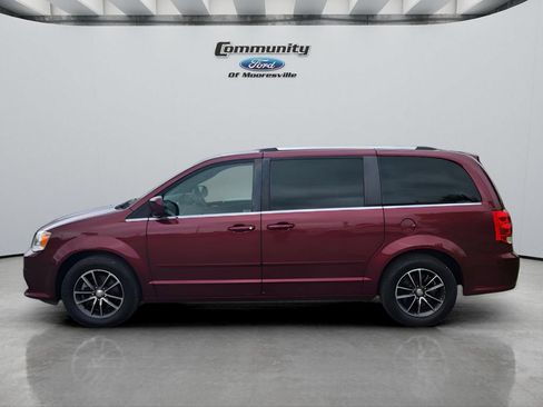 Used 2017 Dodge Grand Caravan SXT FWD image 5