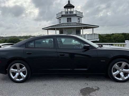 Used 2011 Dodge Charger R/T image 4