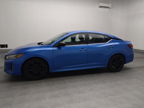 Used 2025 Nissan Sentra SR FWD image 2