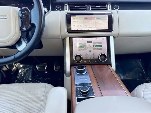 Used 2022 Land Rover Range Rover Westminster Edition image 18