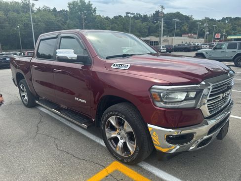 Used 2023 RAM 1500 Laramie AWD/4WD image 2