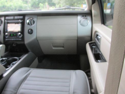Used 2014 Ford Expedition EL Limited image 14