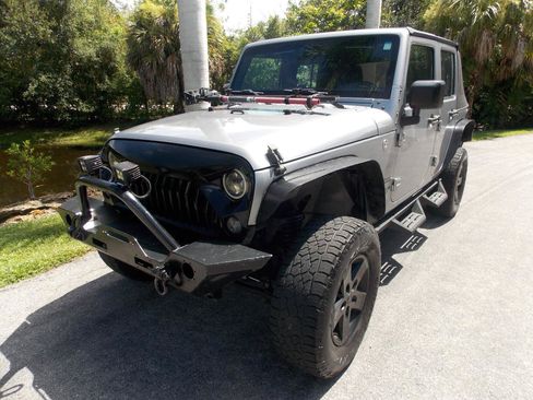 Used 2016 Jeep Wrangler Unlimited Sport w/ Connectivity Group AWD/4WD image 3