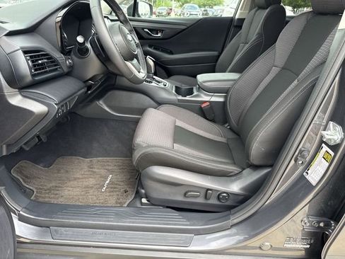 Used 2025 Subaru Outback Premium image 18
