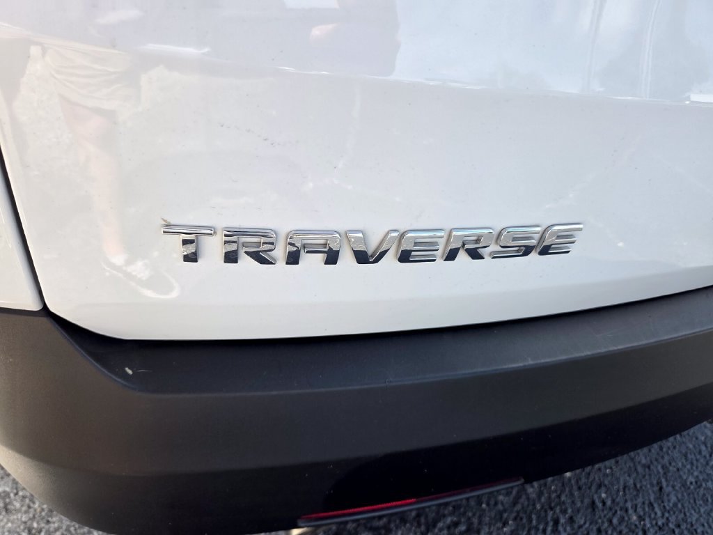 Used 2023 Chevrolet Traverse LT FWD image 11