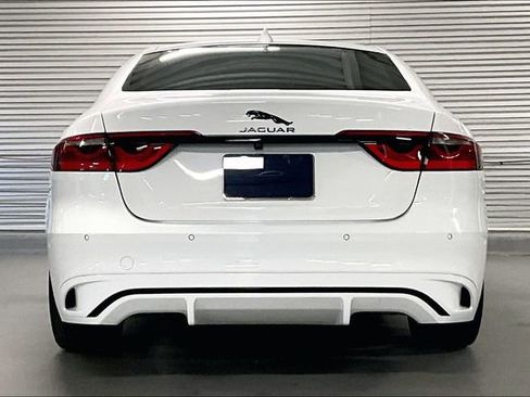 New 2024 Jaguar XF R-Dynamic SE image 5