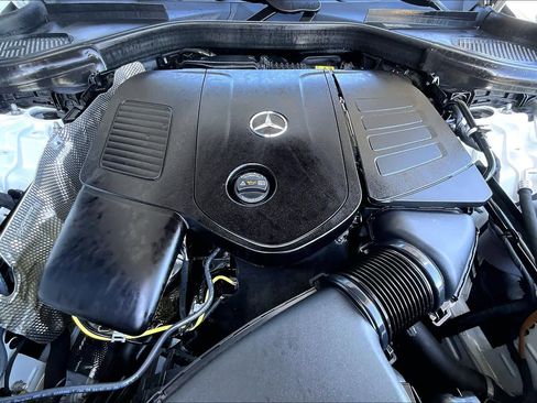 Used 2025 Mercedes-Benz GLC 300 image 31