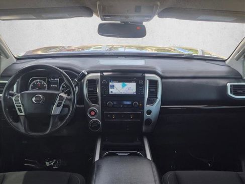 Used 2017 Nissan Titan SV AWD/4WD image 18