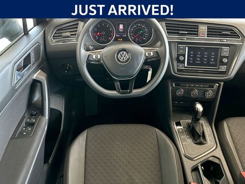 Used 2020 Volkswagen Tiguan S image 30