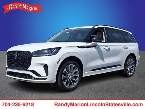 New 2026 Lincoln Aviator AWD image 1