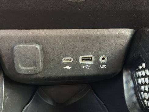 Used 2023 Chevrolet TrailBlazer LT FWD image 37