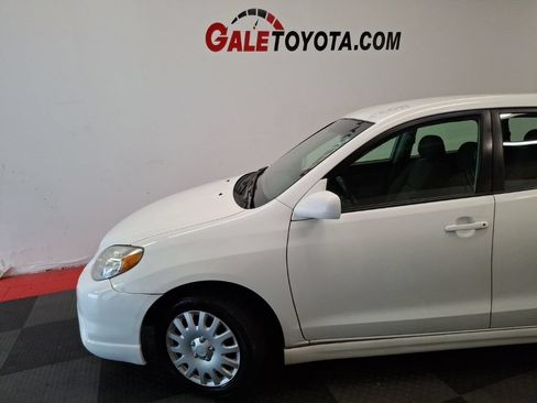 Used 2005 Toyota Matrix XR w/ Extra Value Pkg 1 FWD image 5