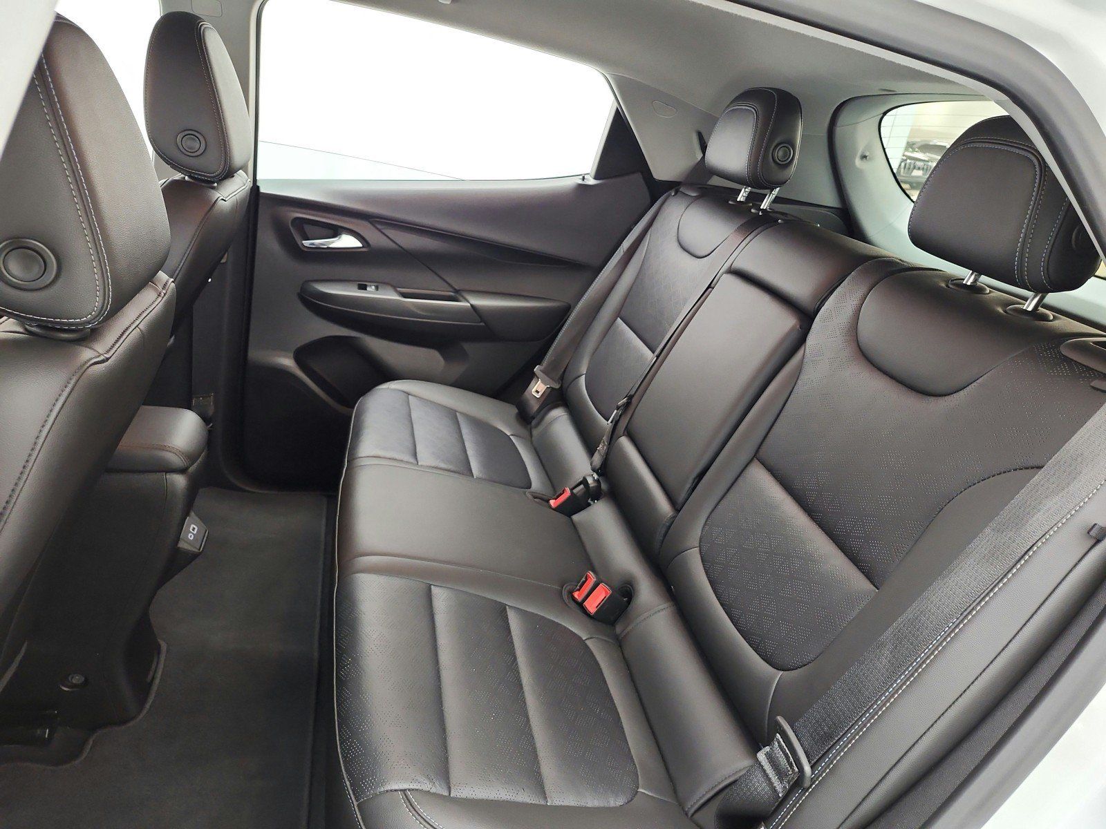 Used 2023 Chevrolet Bolt LT w/ Infotainment Package FWD image 15