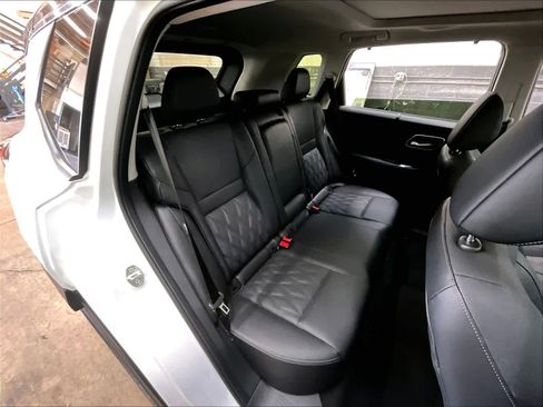 Used 2026 Nissan Rogue Platinum AWD/4WD image 29