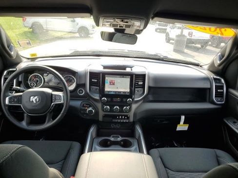 New 2026 RAM 1500 Express AWD/4WD image 16